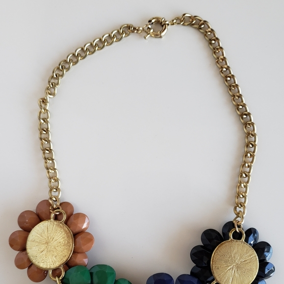 Multicolor flowers statement necklace - Picture 4 of 7